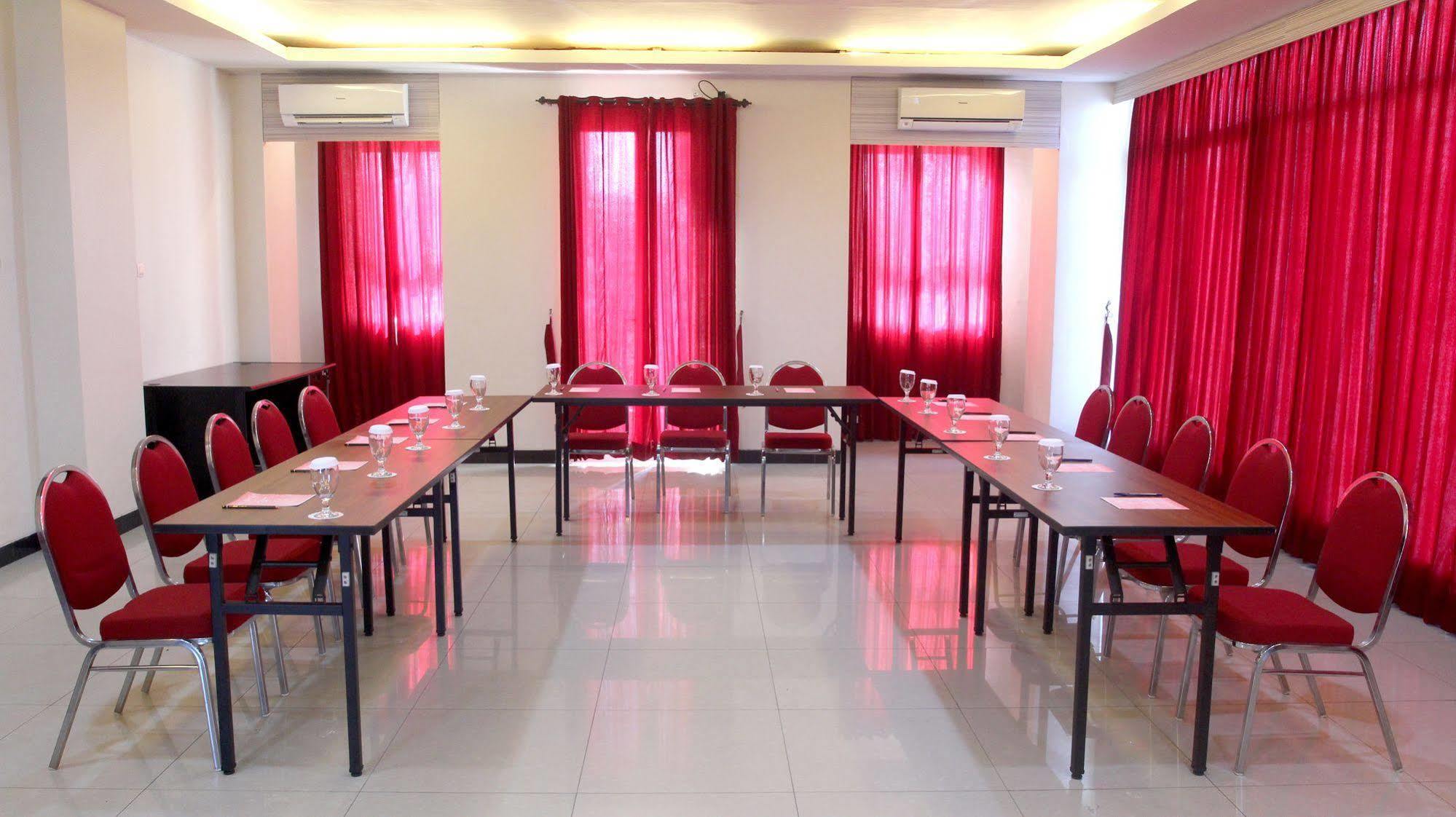 Luxpoint Hotel Baratajaya Σουραμπάγια Εξωτερικό φωτογραφία